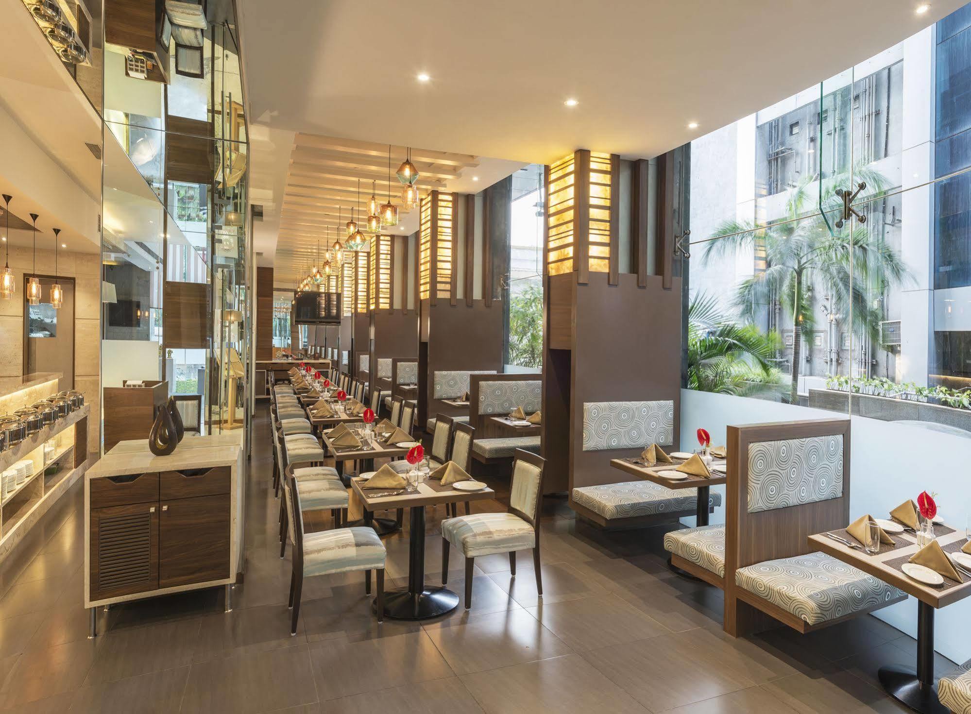 Hotel The Regale By Tunga Bombay Esterno foto