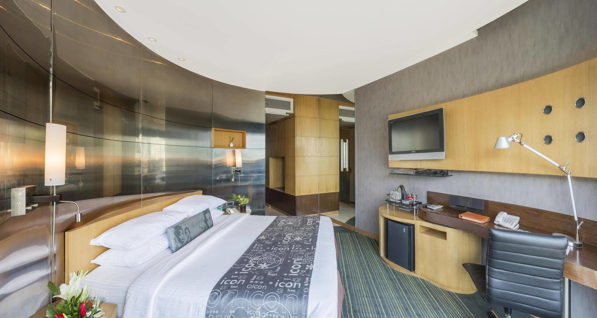 Hotel The Regale By Tunga Bombay Esterno foto